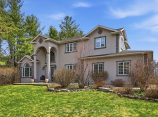 1518 Monaghan Ln, Ottawa, ON K2W 1B4