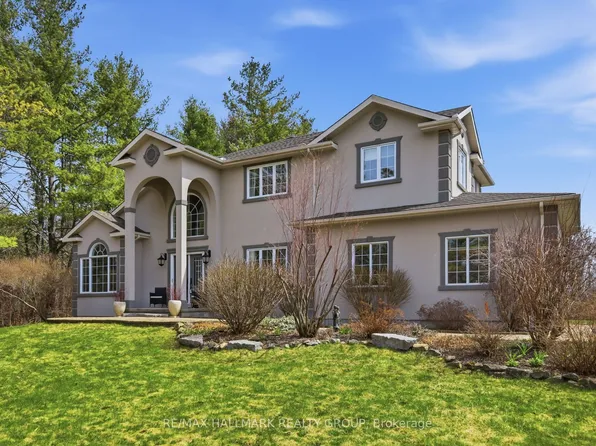 1518 Monaghan Ln, Ottawa, ON K2W 1B4