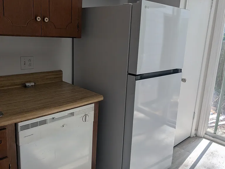 102 Woodleigh Rd #4 — Photo 3