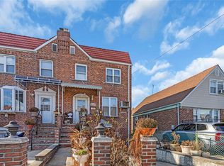 4748 198th St, Flushing, NY 11358