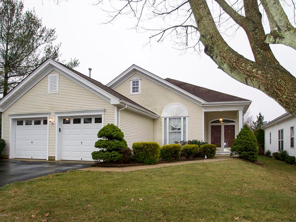 1st image of 2 Bellflower Dr