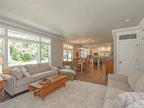 4th image of 2811 159th Street Ct NW