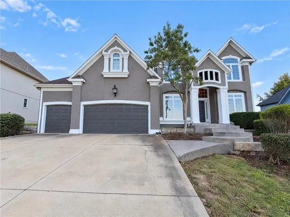 4509 NE Ridgeline Cir, Lees Summit, MO 64064