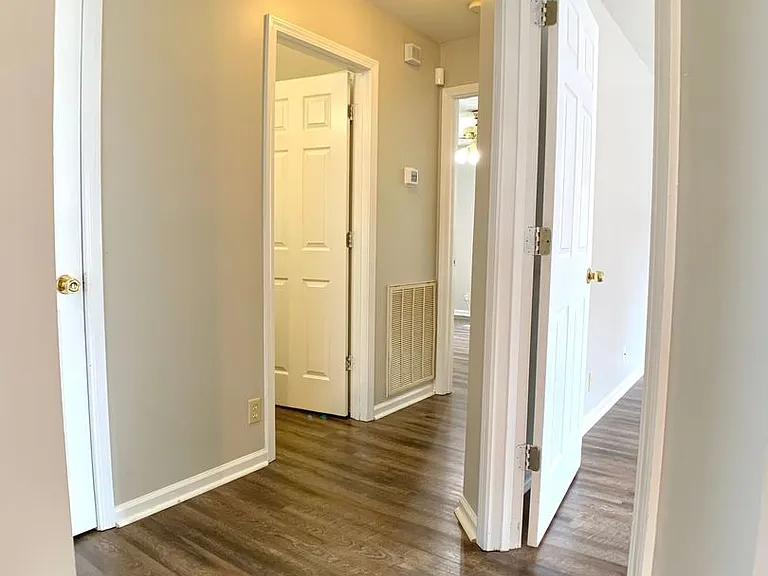 355 Broadmore Dr — Photo 10