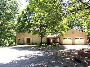 1st image of 3719 Woodridge Ct