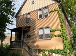 1724 N Franklin Pl #B, Milwaukee, WI 53202