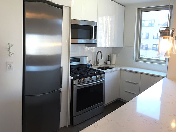 3rd image of 130 W 67th St APT 19G