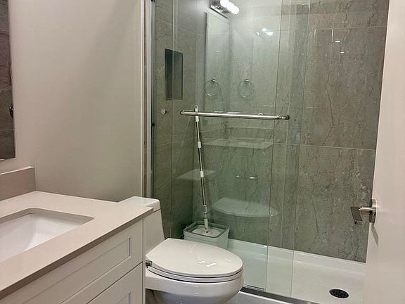 5th image of 6252 Kitchener St