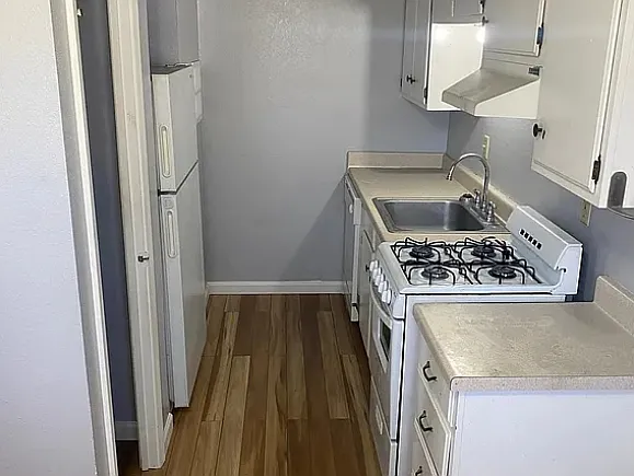 1 bed, 650 sqft, $950 — Photo 2