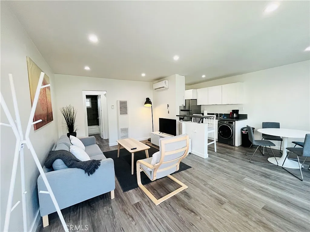 Building Photo - 3864 Inglewood Blvd #2