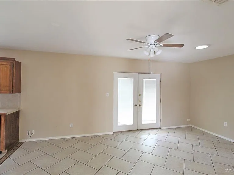 1210 W Jonquil Ave — Photo 4