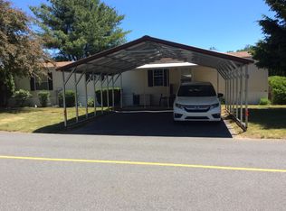 310 Oak Ave, Sturbridge, MA 01566