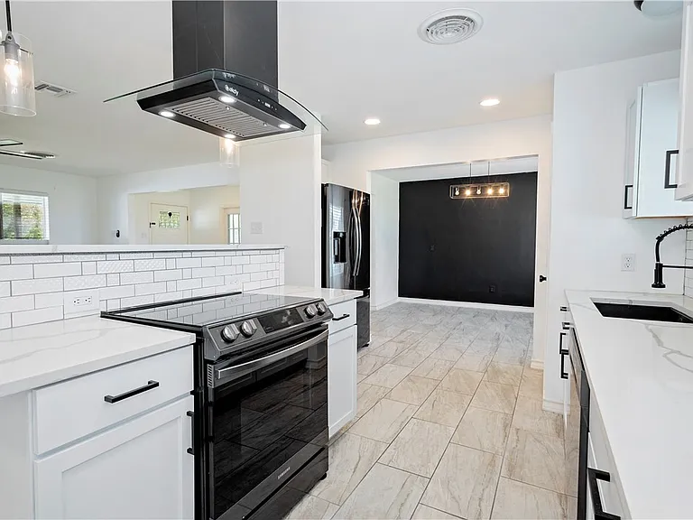 7629 Lang Rd — Photo 8