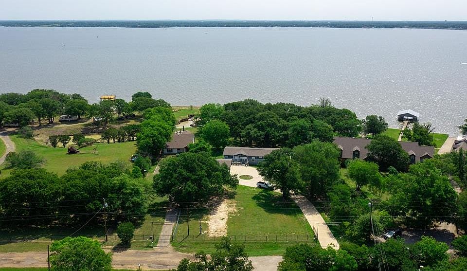 1st image of 1313 Oak Hill Dr