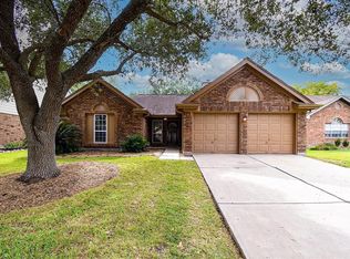 4418 Duesenberg Dr, Pearland, TX 77584