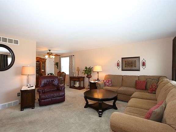 3rd image of 5327 Delhill Dr