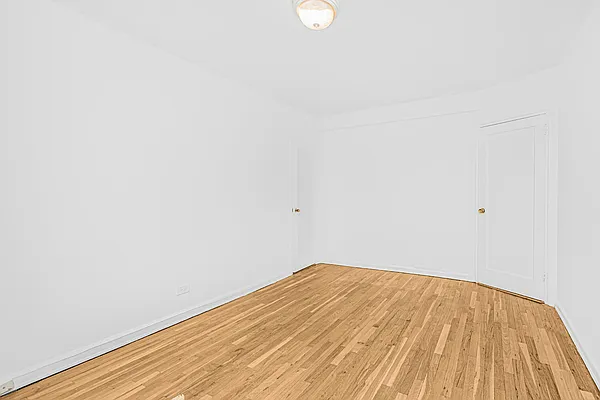 Sold by Re/Max In The City | media 11