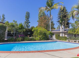 24316 Burbank Blvd, Woodland Hills, CA 91367