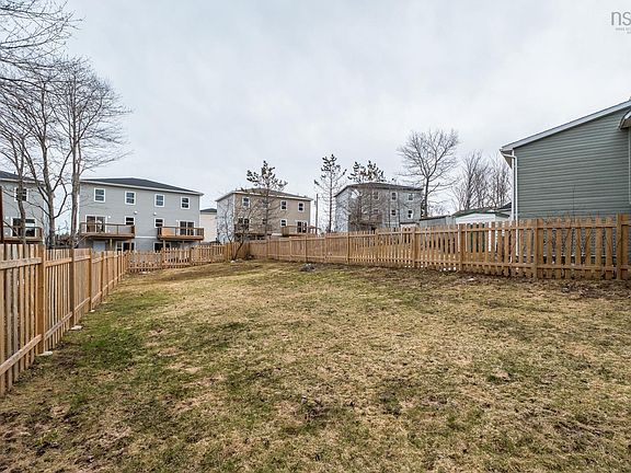 3rd image of 9 Barclay Ave
