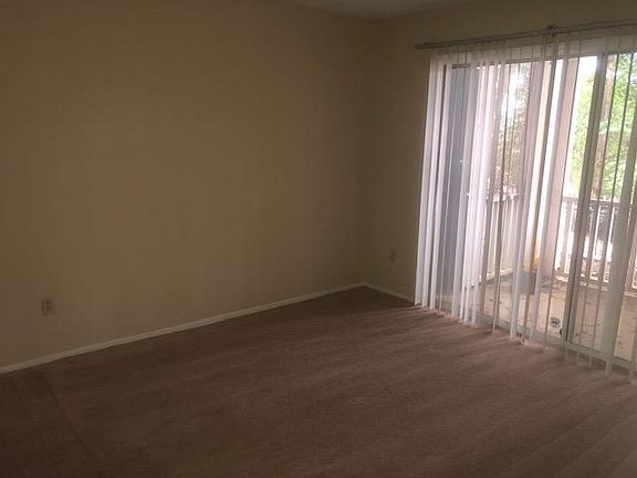 5th image of 2510 Cranbrook Ln APT 7