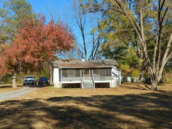 196 Moore St, Childersburg, AL 35044