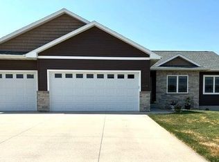 2006 Vera Way, Cedar Falls, IA 50613