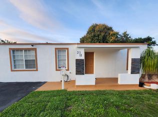 2111 Plunkett St, Hollywood, FL 33020