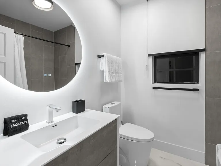 516 Royal Plaza Dr — Photo 25