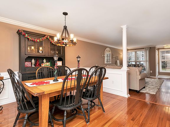 4th image of 93 Ironwood Ct