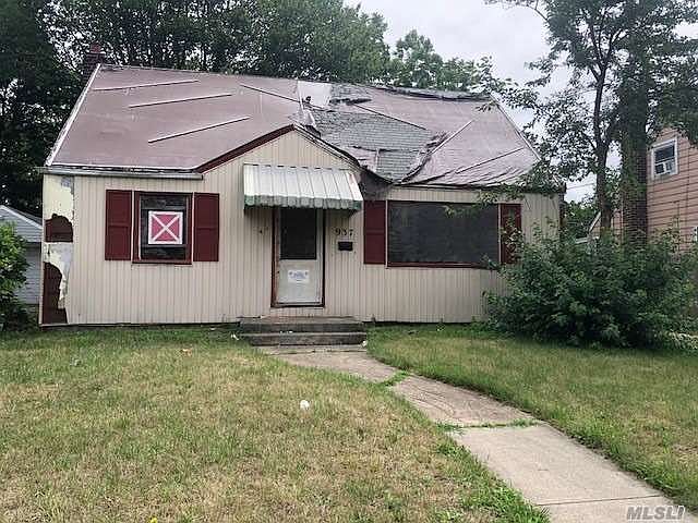 1st image of 937 Uniondale Ave