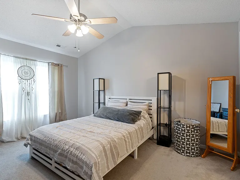 102 Bermuda Green Dr — Photo 16
