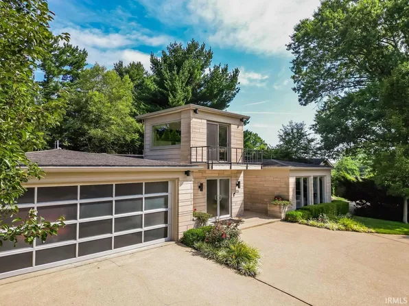 325 E Clover Ln, Bloomington, IN 47408