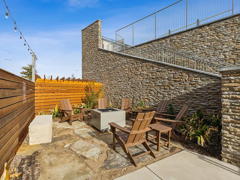 Ironcrest Apartments — Photo 13