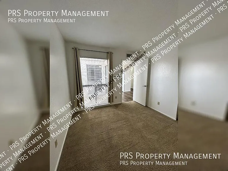 329 E Ambassador Dr — Photo 28