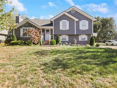 2037 SW Sterling Dr, Lees Summit, MO, 64081