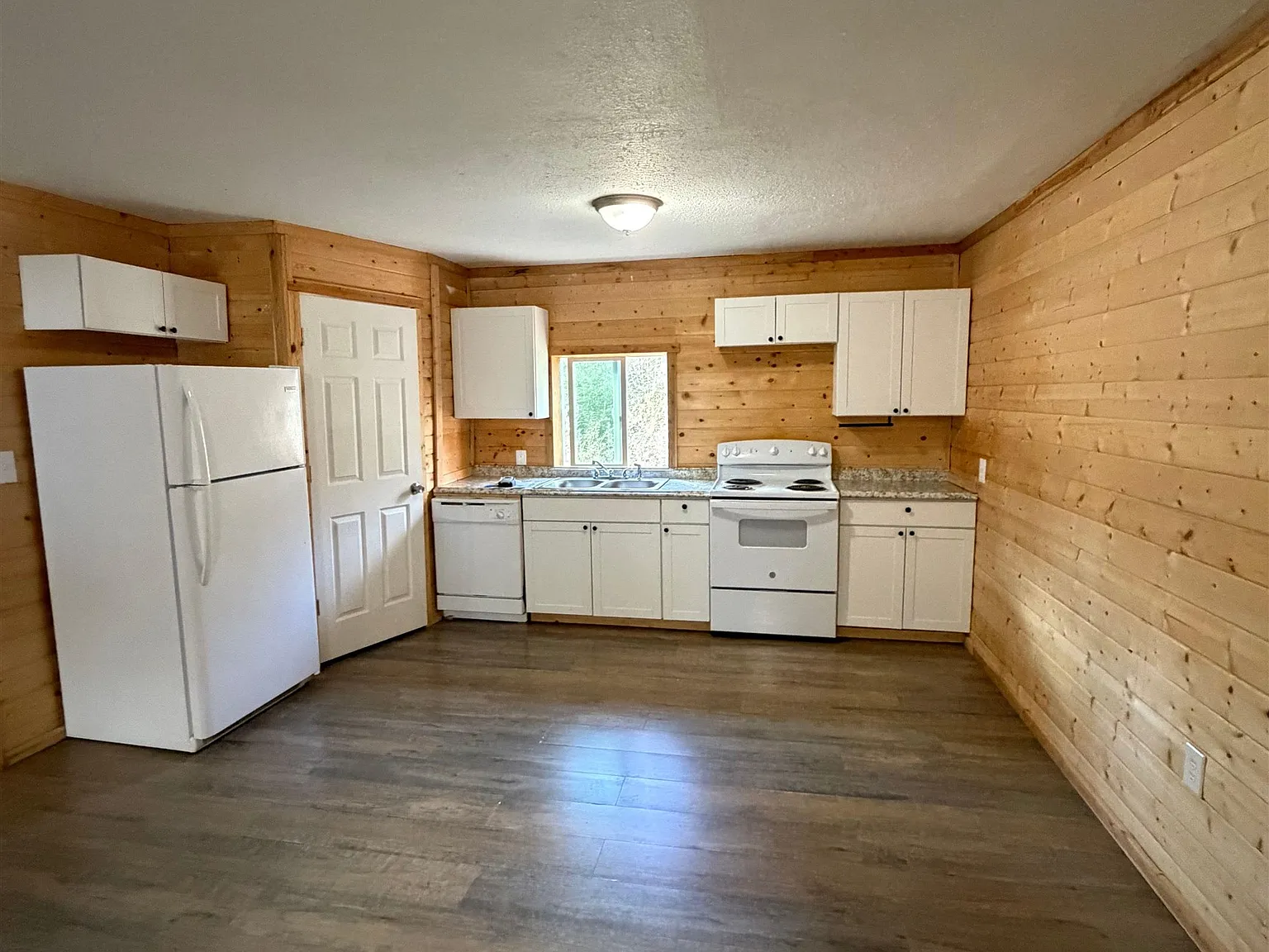 2 bed, $2,000 — Photo 3