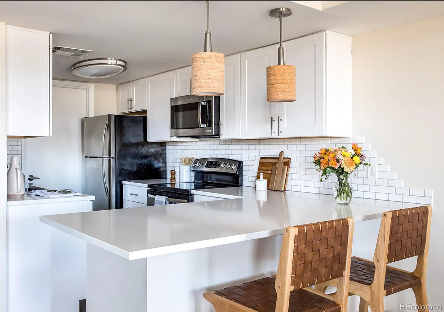 Updated 2 Bed 2 Bath in Denver's Mayfair Neighborhood! — Photo 1