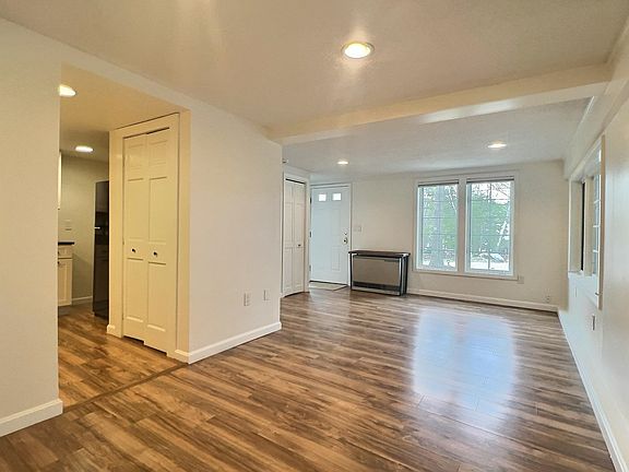 4th image of 4 Prospect Hill Road #14