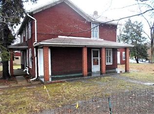 1090 Millers Ln, Pittsburgh, PA 15239