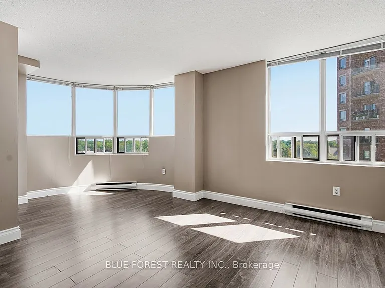 7 Picton St #904 — Photo 21