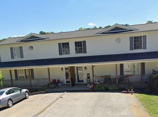 795 Montgomery St, Christiansburg, VA 24073