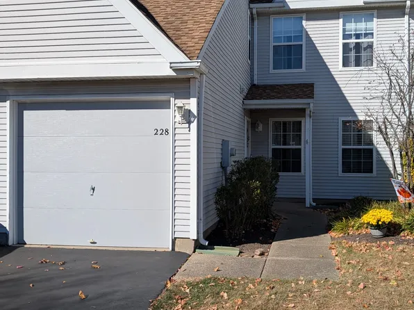 228 Birch Hollow Dr, Bordentown, NJ 08505