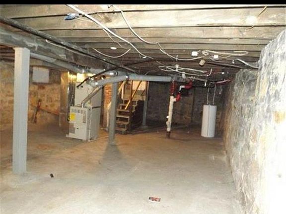 4th image of 2400 E 68th Ter