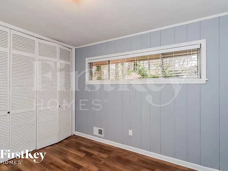 3453 Woods Dr — Photo 16