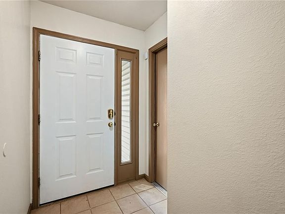 4th image of 702 SE 13th St