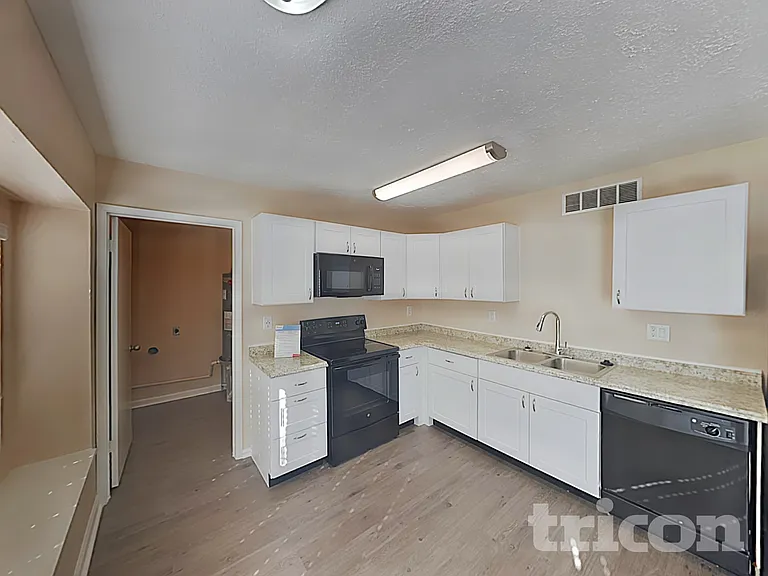 17503 Nordway Dr — Photo 5