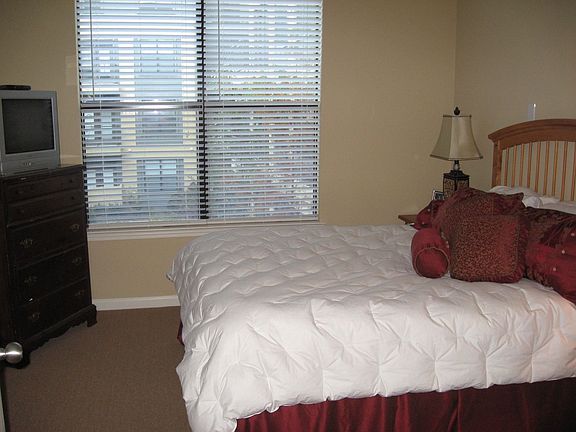 Fabulous master bedroom w/ custom closet!