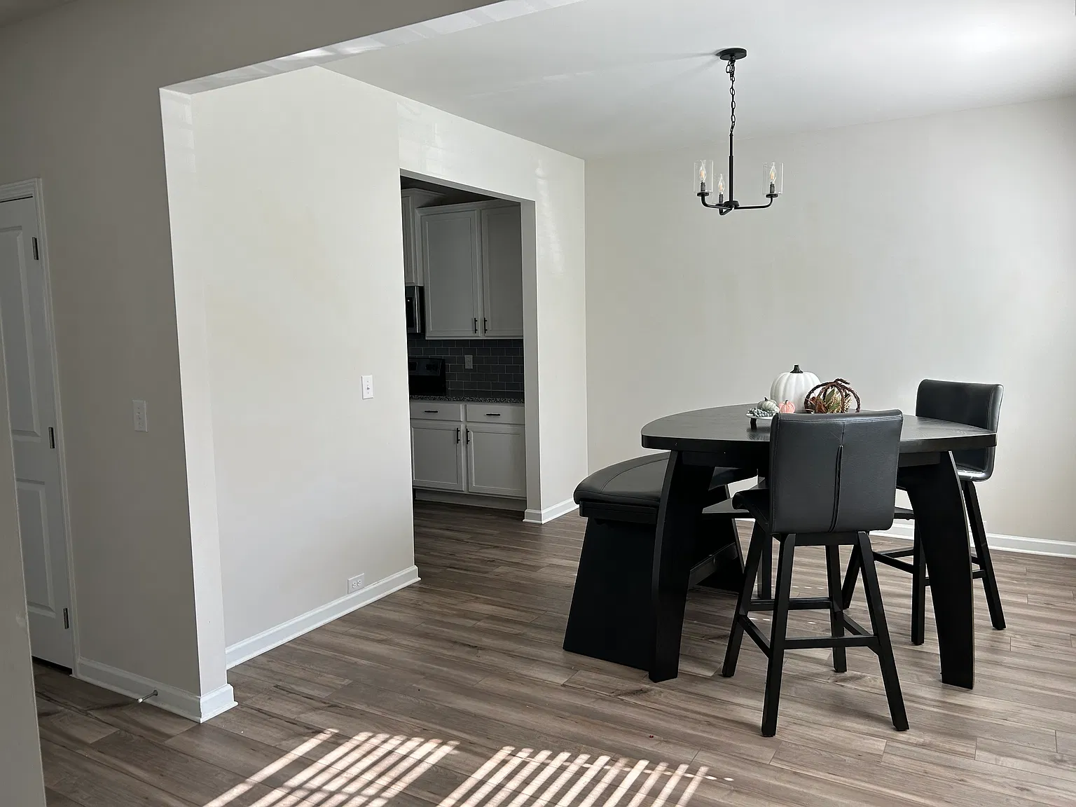 3 bed, 2.5 bath, 1804 sqft, $1,950 — Photo 4