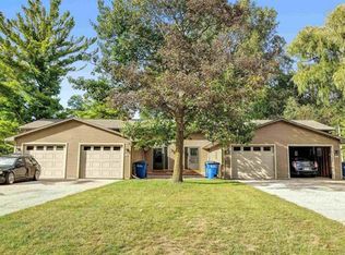 1430 Sunset Beach Rd #1, Suamico, WI 54173