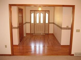 3922 Pickle Rd, Oregon, OH 43616